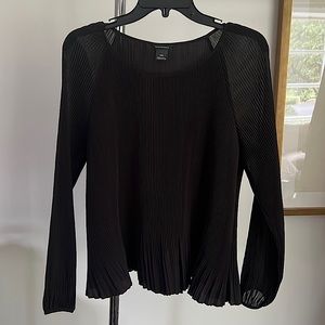 Club Monaco black pleated shirt, L